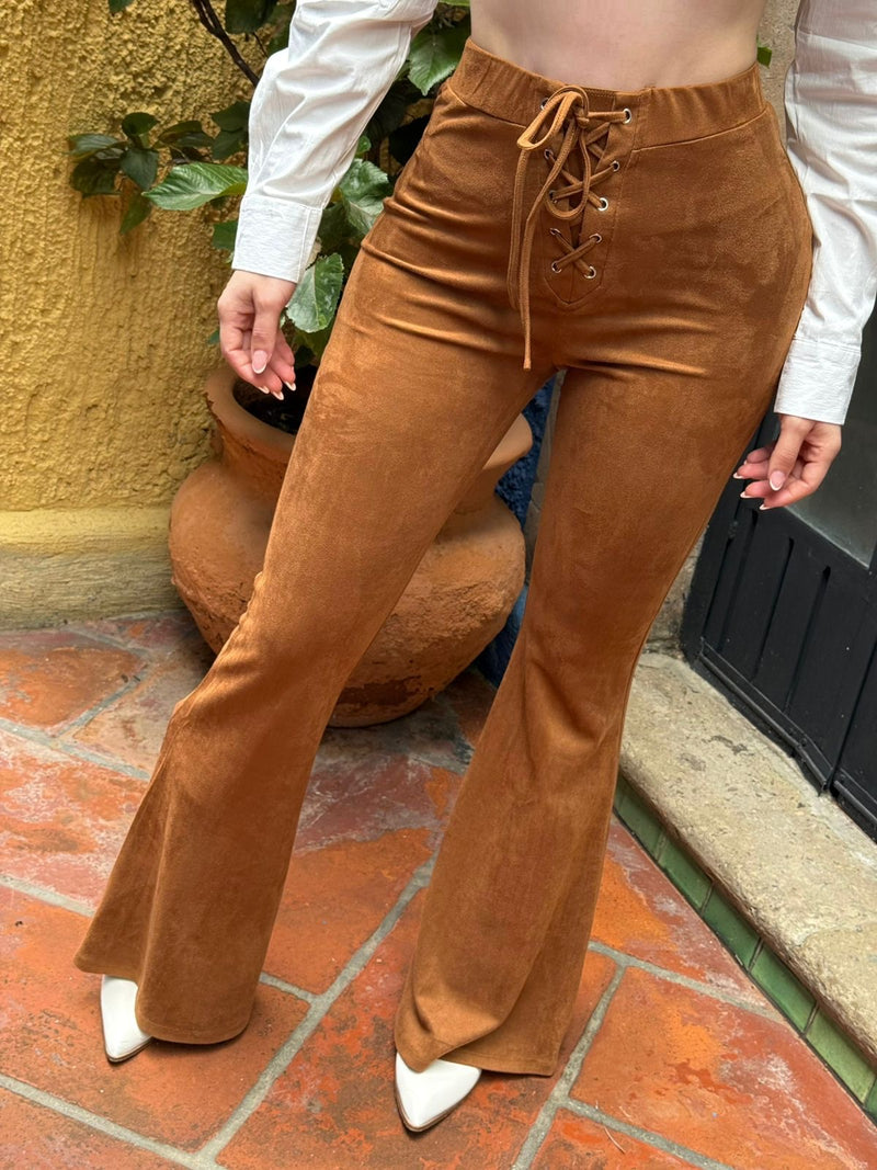 PANTALON CAMEL GAMUZA