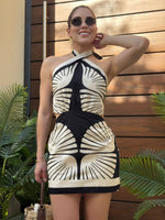 VESTIDO BEIGE/ NEGRO ABERTURA TORZO
