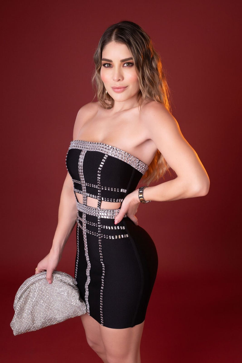 VESTIDO NEGRO STRAPLE