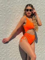 TRAJE DE BAÑO NARANJA COMPLETO