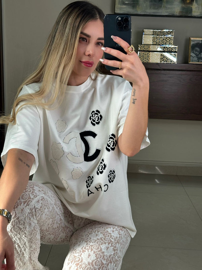 PLAYERA BLANCA CHANEL ROSAS