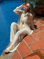 SET BEIGE TEJIDO DETALLE EN LENTEJUELAS