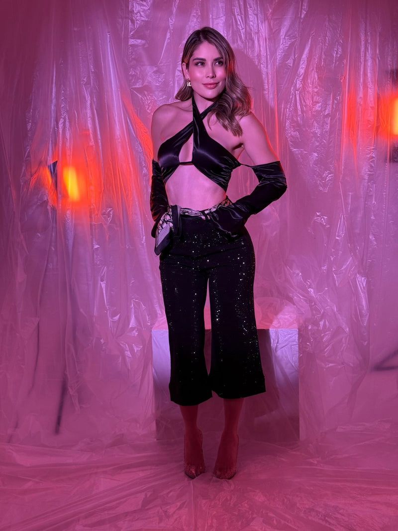 PANTALON NEGRO CORTO CRISTALES